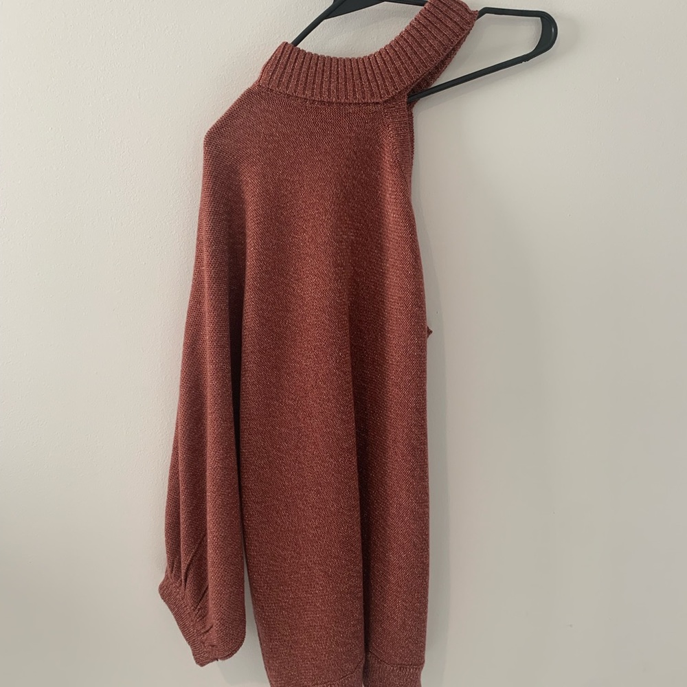 SOHO New York & Company Size Large Cold Shoulder Knit Sweater Casual Winter - Picture 2 of 5